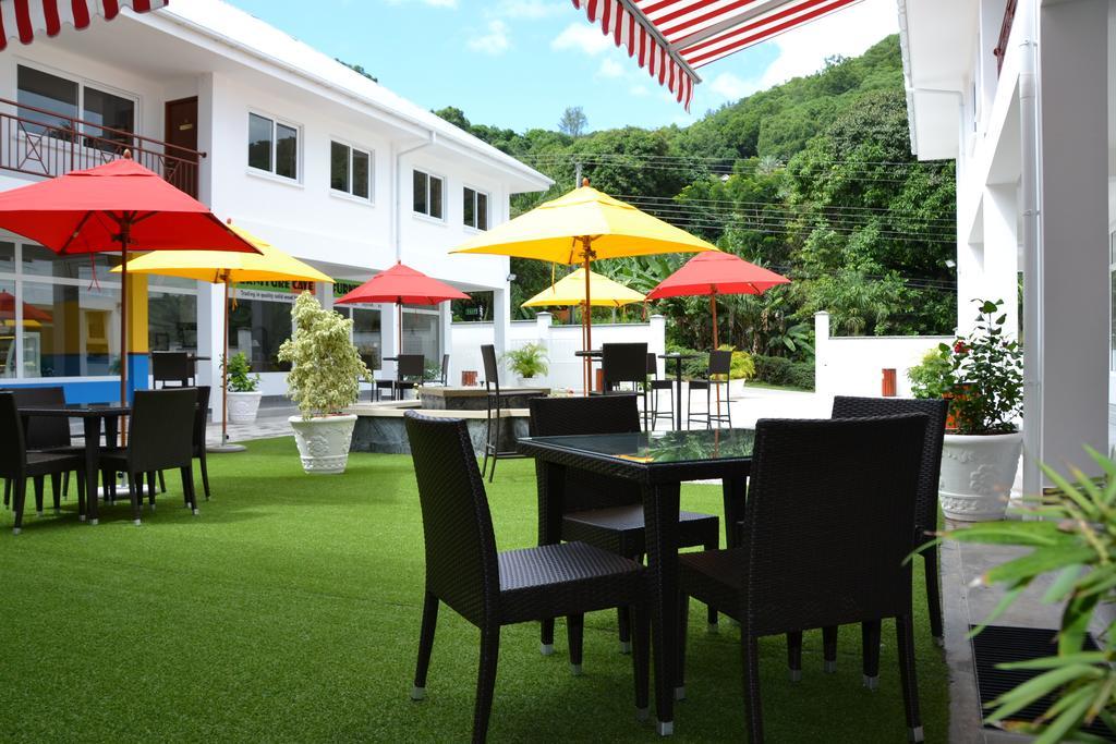 The Old School Self-Catering Apartment Praslin Екстериор снимка